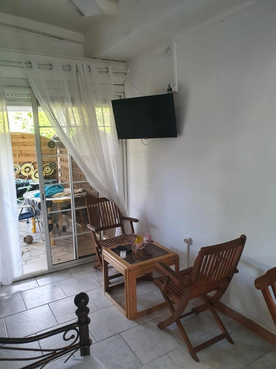 Le Sable Bleu - Evasion Tropicale A Sainte-Anne - Plage 5Min - Piscine - Parking - Logement Climatise - Vue Sur Les Palmiers - Parfait Pour Sejours En Famille Ou Entre Amis Екстериор снимка