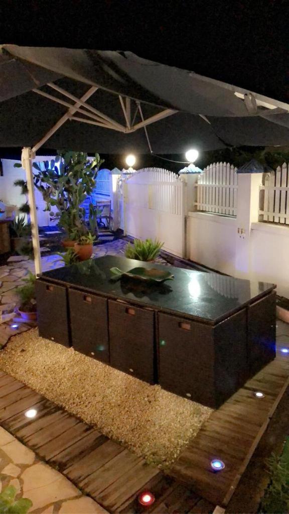 Le Sable Bleu - Evasion Tropicale A Sainte-Anne - Plage 5Min - Piscine - Parking - Logement Climatise - Vue Sur Les Palmiers - Parfait Pour Sejours En Famille Ou Entre Amis Екстериор снимка